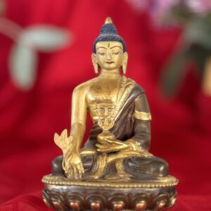 Medicine Buddha statue empowered by Chögyal Namkhai Norbu